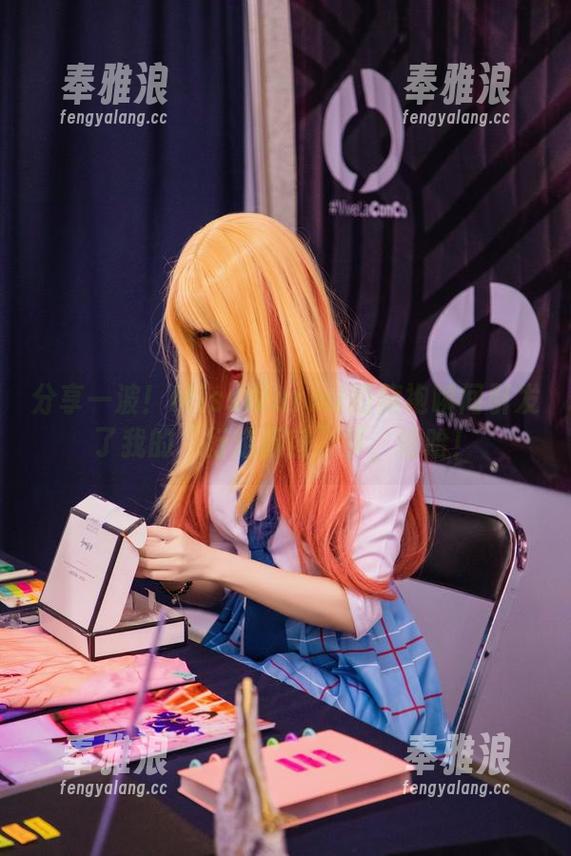 MissWarmJ 分享一波!MissWarmJ的旗袍瞬间引发了我的“行走橱窗”梦,哈哈!
