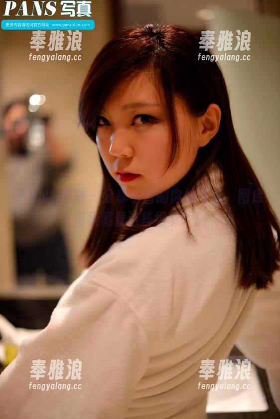 PANS写真 - 分享小雪的肉丝写真，图库里竟藏着这些细节？！