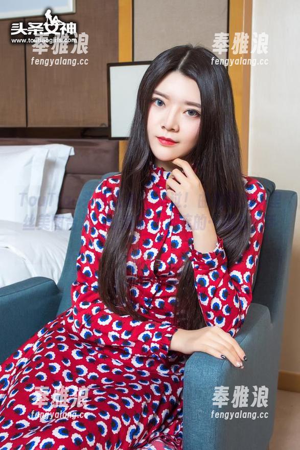 TouTiao头条女神-曲佑熙 TouTiao头条女神 - 罪过!曲佑熙的裤里丝美图合集,让我腿上痒痒的…想去剁手!