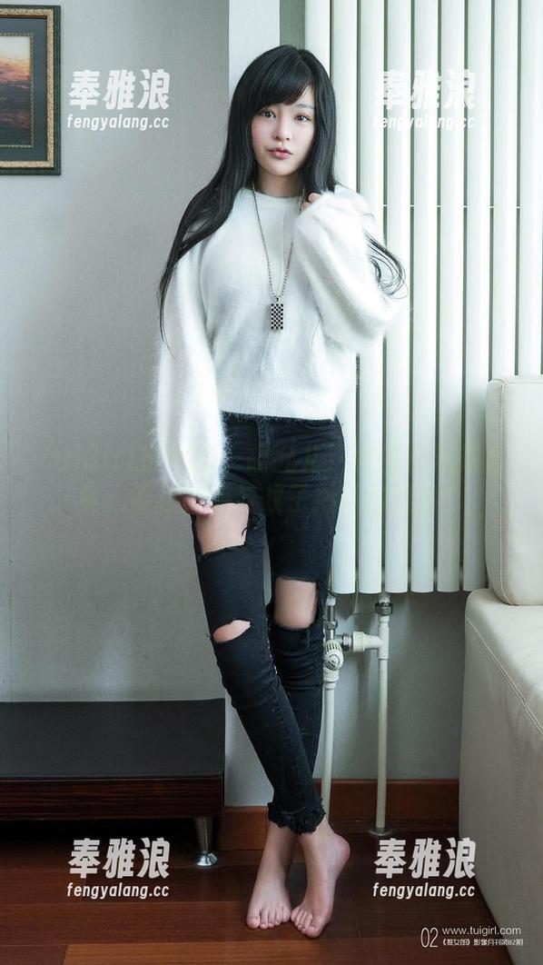 TuiGirl推女郎 - 胡允儿户外生存法则合集：看我如何与蚊子搏斗的照片！
