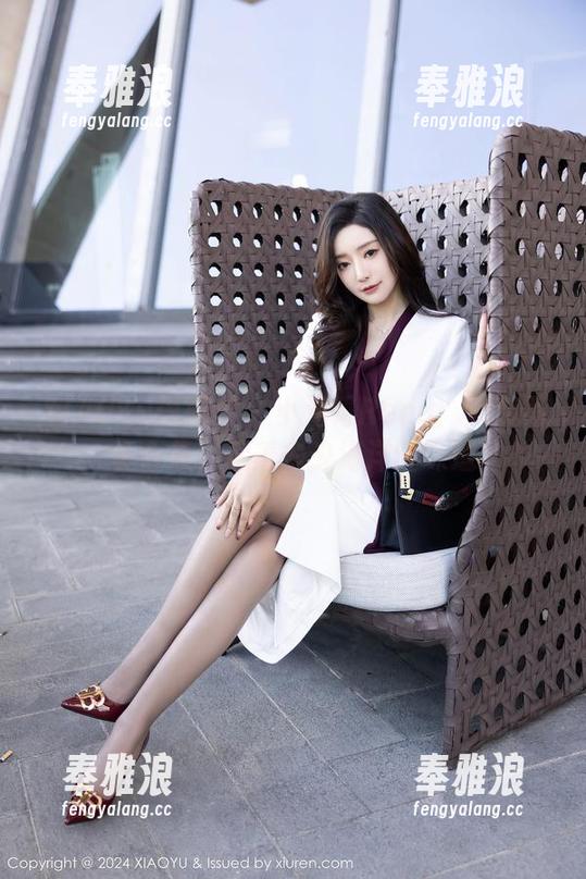 XIAOYU语画界 - 小海臀Rena：泳装写真合集，藏着多少海洋的味道