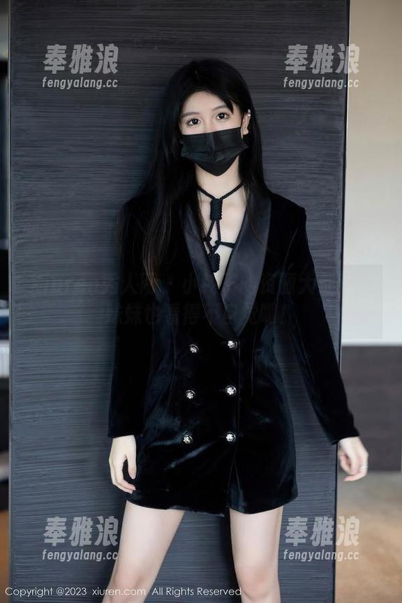 Xiuren秀人网 - 小纯子的资源大放送：妹妹也看得不自觉啊！