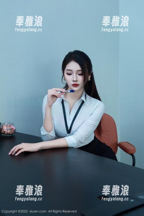 Xiuren秀人网-陈大榕 Xiuren秀人网 - 教室里的陈大榕:一个图包的日常状态