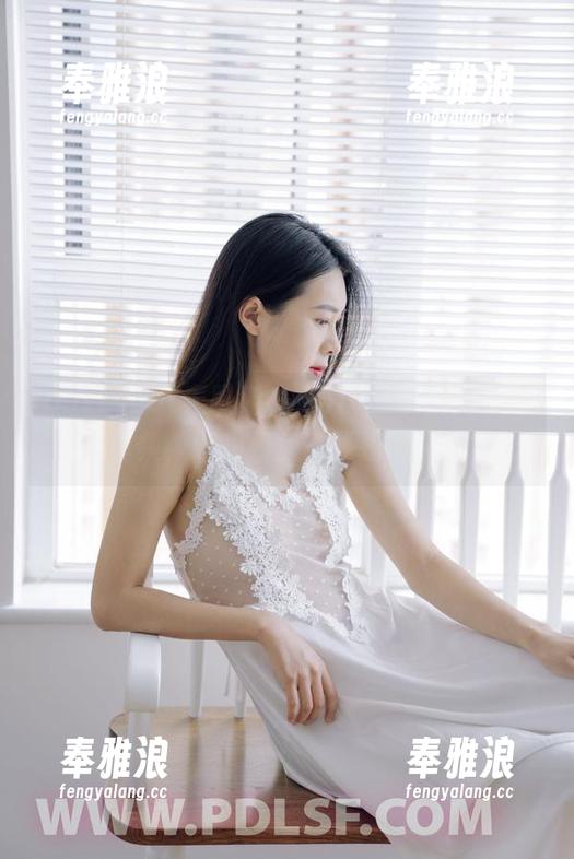 partycat轰趴猫-Ellie艾栗栗 partycat轰趴猫 - Ellie艾栗栗兔女郎写真集,哪里找兔子要抱起来呀?