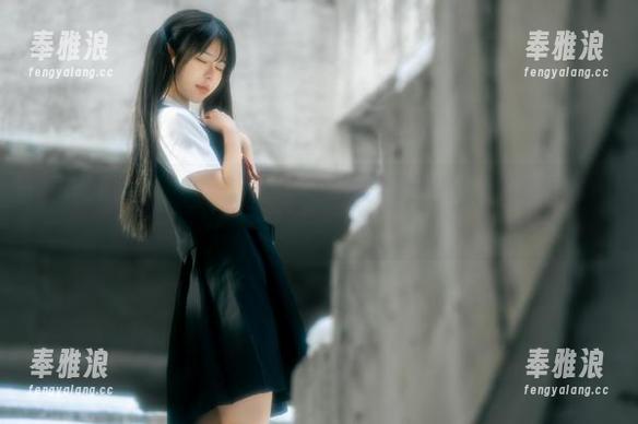 “授课中”的rua阮阮，原图里的求知欲和写真里的一脸迷茫，简直洗脑。