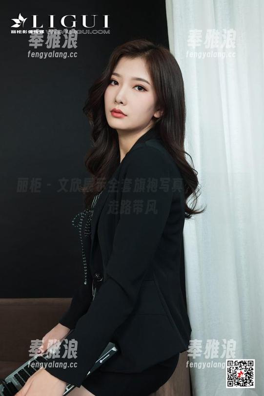 丽柜 - 文欣展示全套旗袍写真，新技能：走路带风