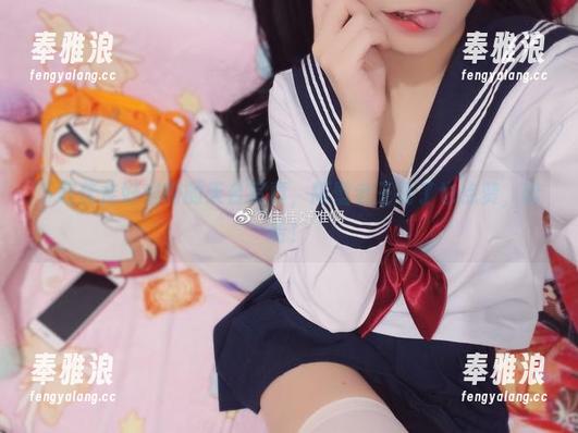 佳佳好难啊 下载佳佳好难啊的天台写真,隔壁老王看了也点赞,哈哈!