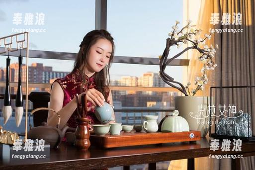 克拉女神-大阳 克拉女神 - 大阳的高跟鞋视频在线高清,仔细一瞧,莫名被小细节抓住,真有趣。