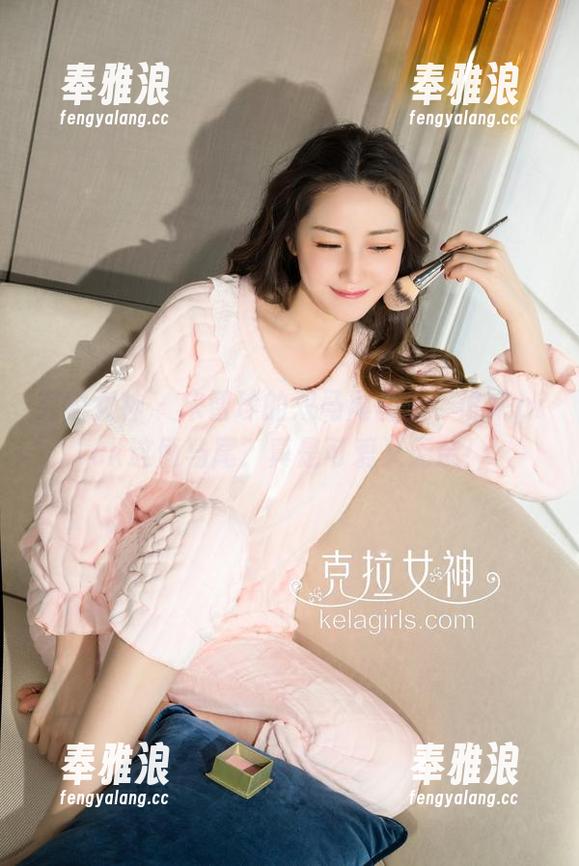 克拉女神-宋智珍 克拉女神 - 宋智珍的双马尾图包,谁来pick这俩马尾?真是可爱又无奈!