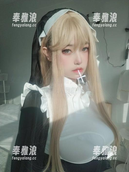 女主K长腿cos大冒险，图集中每一步都有可能跌入我的眼睛！