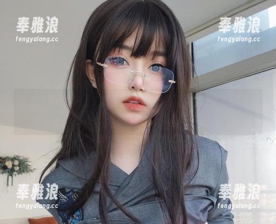 女主K的玛奇玛全套，图包里的姿势让我想起了冬天的棉衣…