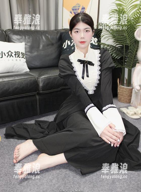 小众视觉 - 短裙作品精选，灵灵把那种轻松的姿态完美捕捉，得给个赞。