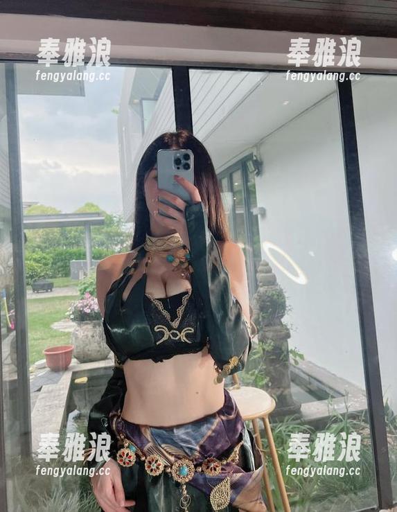 微密圈 - 这个合集里的小玉吃果冻，白色蕾丝镂空能勾起多少乱七八糟的联想呢