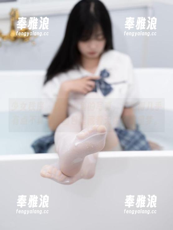 少女秩序-小鱼 少女秩序 - 这次小鱼的写真,清纯得几乎有点不真实,图包里藏着无数个明星梦。