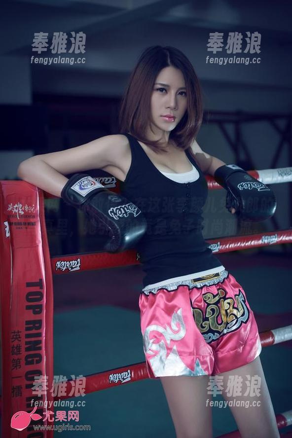尤果网 - 你敢信？在这张李颜儿兔女郎的写真里，她引领的竟是兔子时尚潮流。