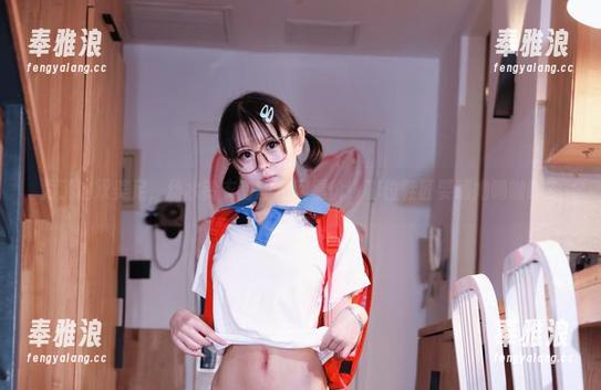 为了这双美足，幼水铃衣套图值回票价，哪位鞋匠要请她喝咖啡？
