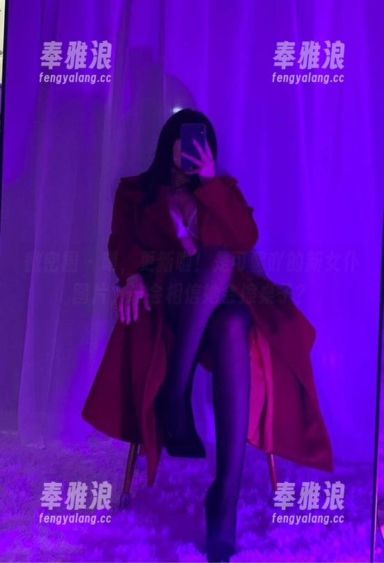 是可馨吖 微密圈 - 喂,更新啦!是可馨吖的新女仆图片,谁会相信她会擦桌子?
