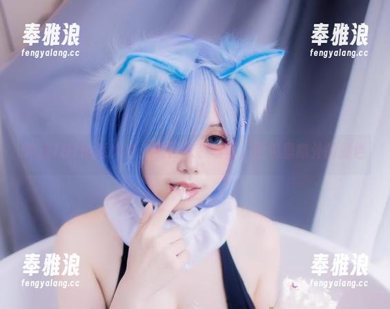 末夜787 末夜787的惹火白:夏日泳装写真,图包里意外的颜色