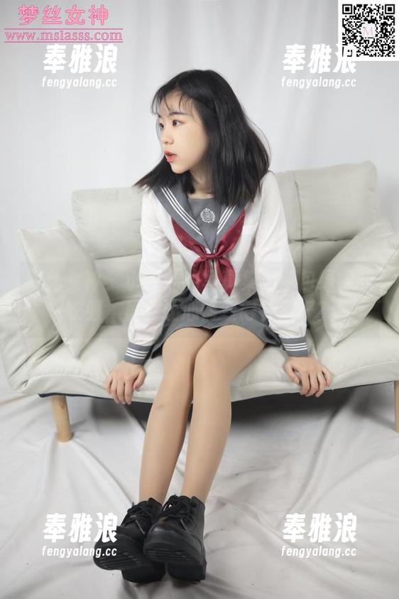 梦丝女神-小允儿 梦丝女神 - 小允儿的写真集:承包绿绿的衣服,居然让心情变得特别好?