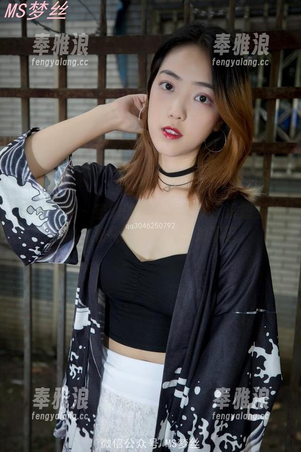 梦丝女神 - 笙箫的最新写真集：没想到味道如此独特，真让人惊掉下巴。