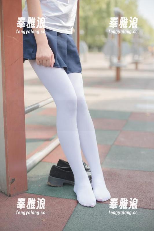 森萝财团-小满 森萝财团 - 小满的女孩写真:这些pose,比社交软件更真实!