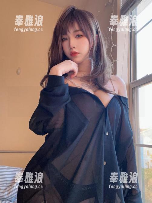 狐洛洛子 已被分享,各位注意!狐洛洛子与她的“月之伊布”似乎玩得开心得很!