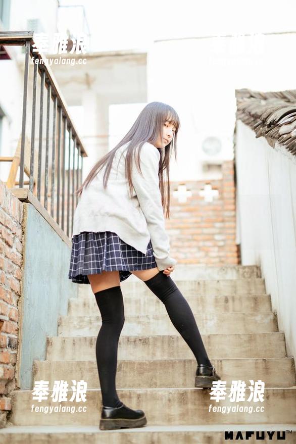 神乐坂真冬 记得更新!神乐坂真冬教室cos同学们的代入感十足!