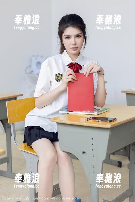 秀人网 - 精选图集：小海臀Rena的吊带风，太夺人眼球了吧！
