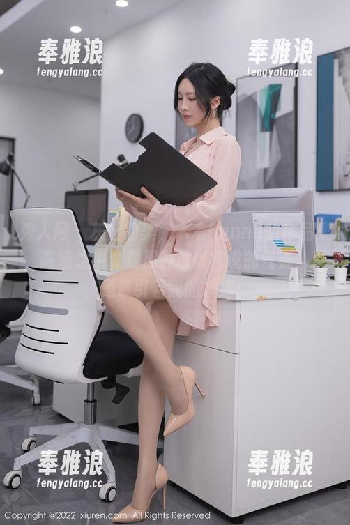 秀人网-木木hanna 秀人网 - 灰丝的美,木木hanna的作品集,高清之中竟是那种难以言说的气氛,总是牵引着我的思绪。