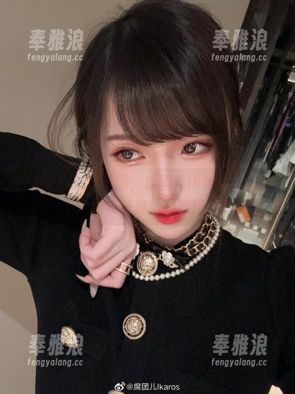写真里的双人谜团，腐团儿Ikaros就是那个拿着魔法棒的调皮精灵！