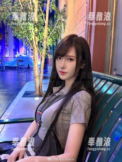 腐团儿Ikaros 腐团儿Ikaros的蒂雅娘——这组作品集里满是小情绪,下载回去慢慢品味吧。