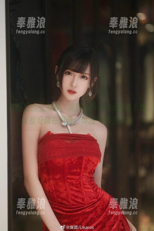 腐团儿Ikaros 套图里的玉藻前,腐团儿Ikaros的每个角度都好像在低语,真的听得见嘛?