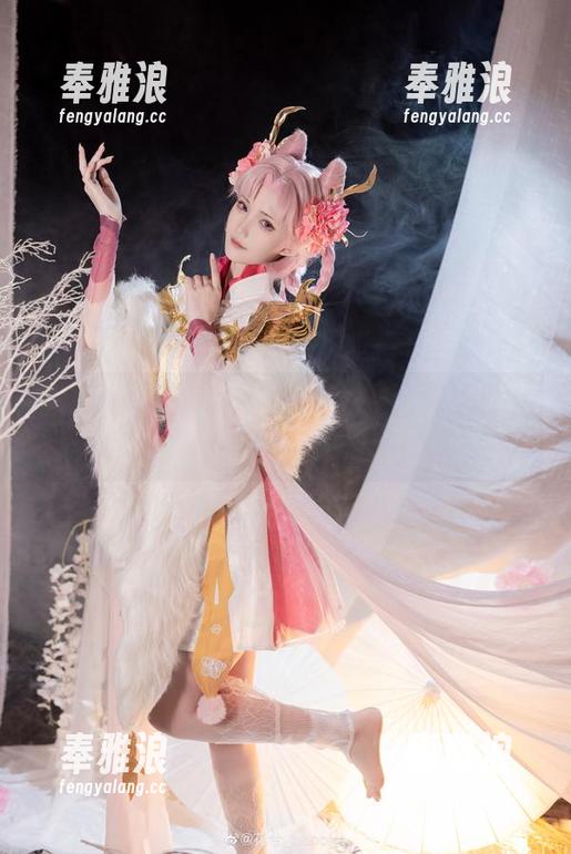 花兮_honoka 花兮_honoka的私拍高跟鞋,究竟是诱惑还是累赘?