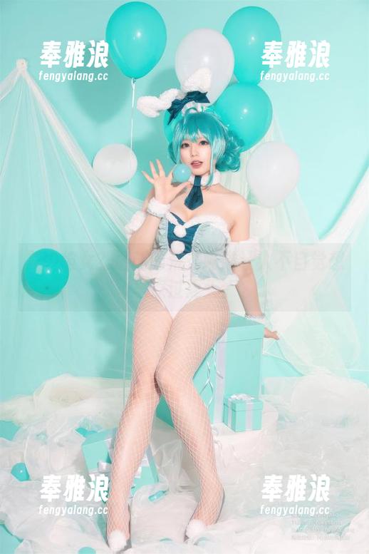 荒井喵喵 夏の彼女?最新的荒井喵喵让人不自觉想早点过夏天。