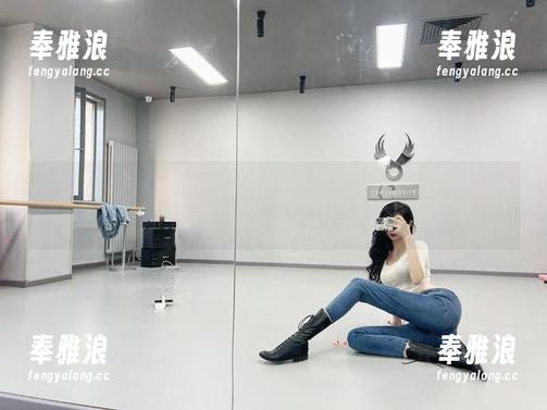 葛征 微密圈 - 看!学姐葛征的最新图集,宛如校园里的美丽误会