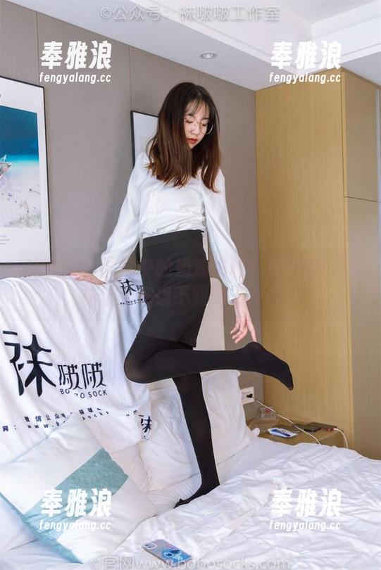 袜啵啵 - 图片中的奶油福利？厚白丝大腿袜让人意想不到的“冲击”