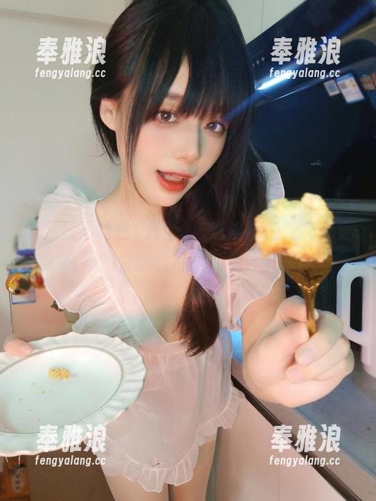 阿九从不咕咕(九言)与克洛琳德，哪个更抓眼？看她的写真，别停下哦！
