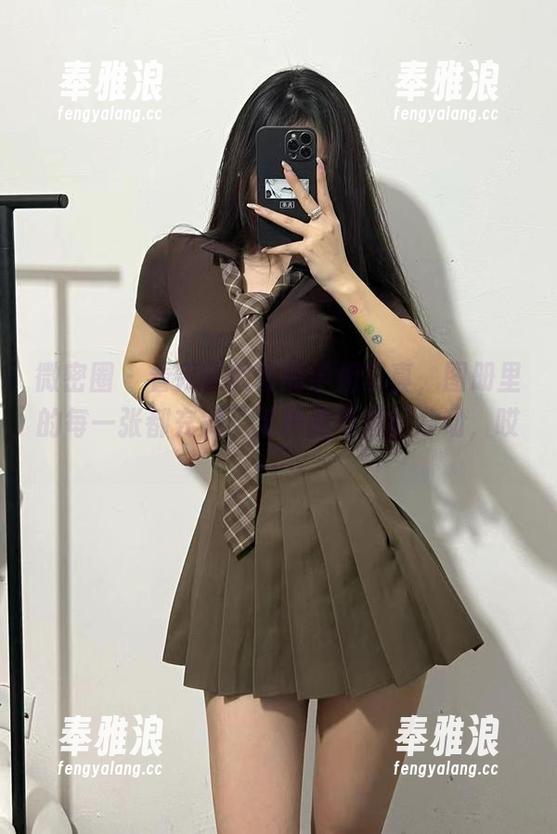 微密圈 - 看完陈佩奇的学姐写真，图册里的每一张都充满了某种说不清的冲动，哎……