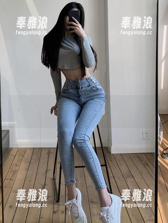 微密圈 - 选一束光，陈佩奇的校园原图精选，略带怀旧，偶尔又让人无语的那种。