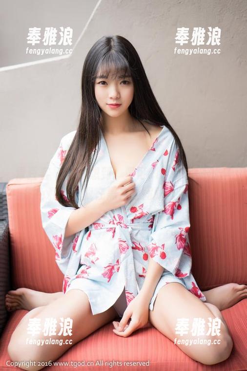 青豆客 - 谁能想到，黄可christine的黑色私拍让我在黑白之间陷入挣扎。