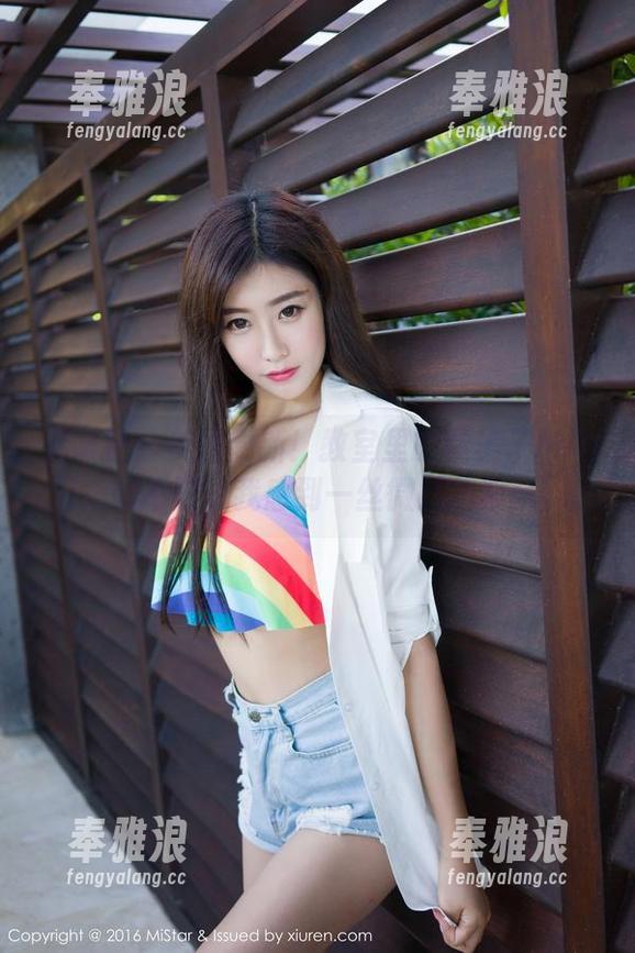 魅妍社-糯美子Mini 魅妍社 - 美图更新!教室里的糯美子Mini,时不时让我感到一丝微妙的紧张。