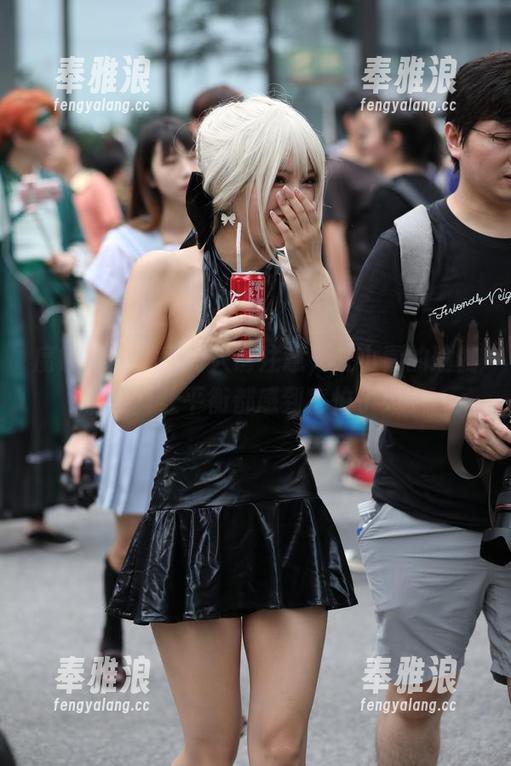 魔镜街拍-艾小青 魔镜街拍 - 所有人请注意,艾小青的瑜伽写真让平衡都感到害怕了!