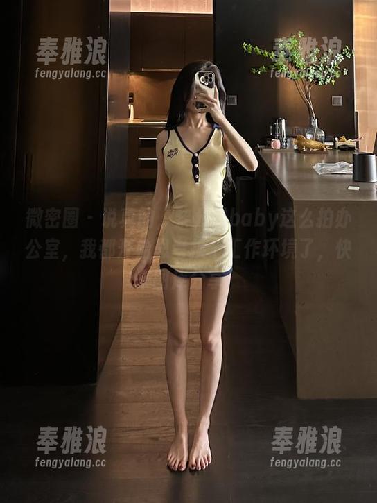 微密圈 - 说真的，黎允熙baby这么拍办公室，我都开始思考换个工作环境了，快来图库分享！